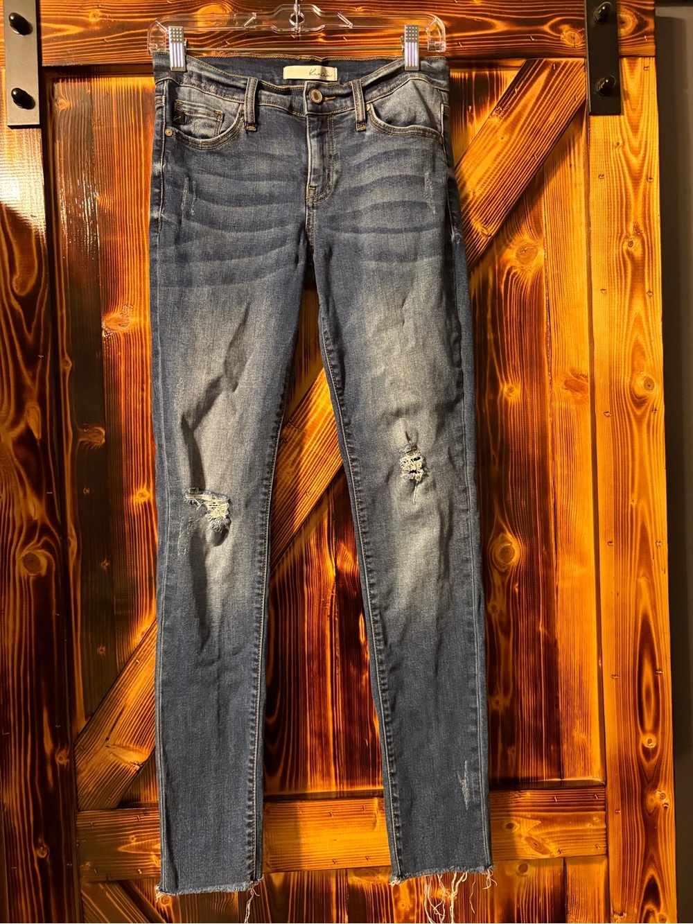 KanCan Women’s Distressed skinny Jeans - size w7/27